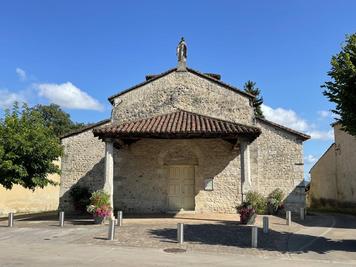 Place de l'église - Villette-sur-Ain
