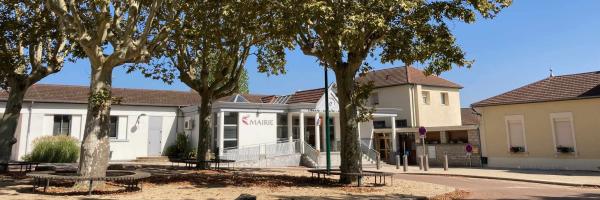 Place de la Mairie à Bourg-Saint-Christophe